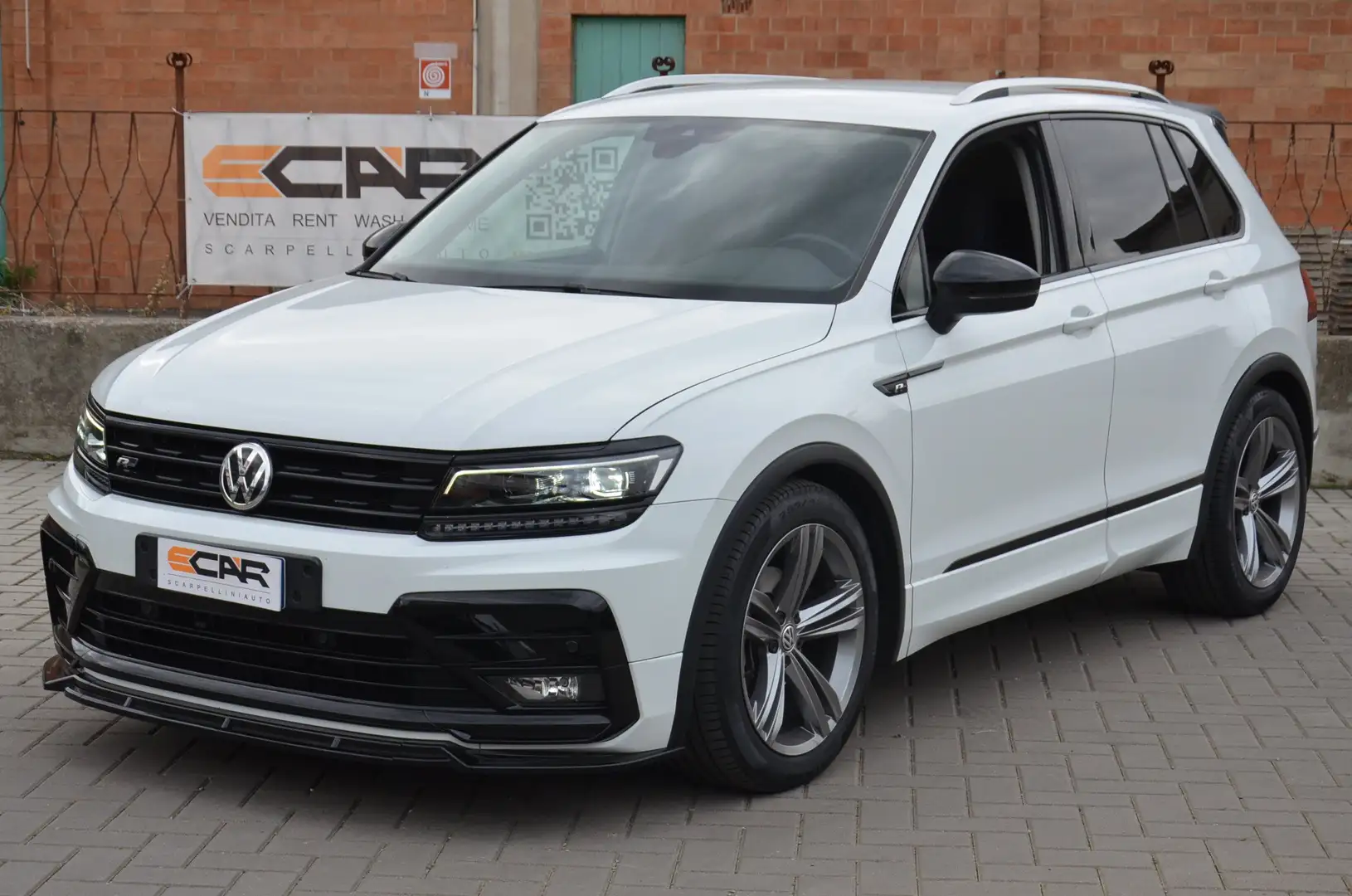 Volkswagen Tiguan Tiguan 1.5 tsi Sport 130cv Weiß - 1