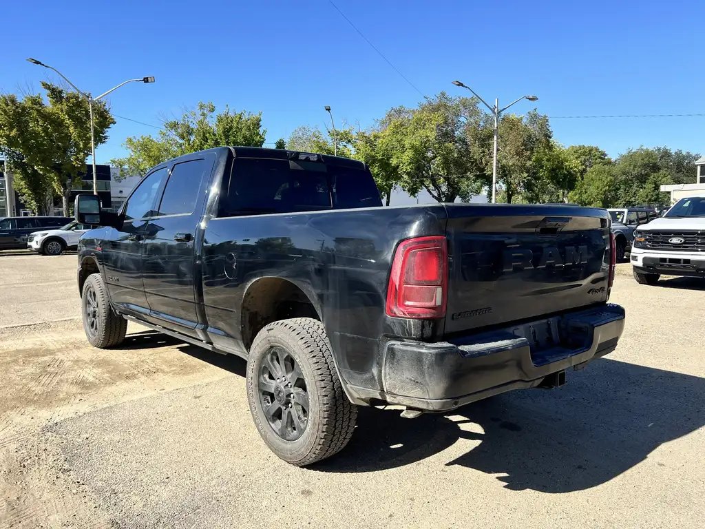 2025 RAM 3500 Laramie Crew Cab 149 | Sunroof | Power Running Boa — photo 6