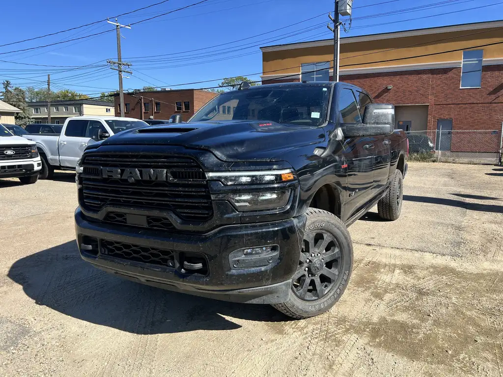 2025 RAM 3500 Laramie Crew Cab 149 | Sunroof | Power Running Boa — photo 2