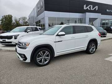 Execline 4Motion SUV R Line 7 Passenger
