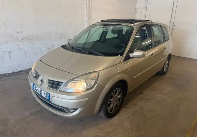 Renault Grand Scenic 1.5 dci 103 cv