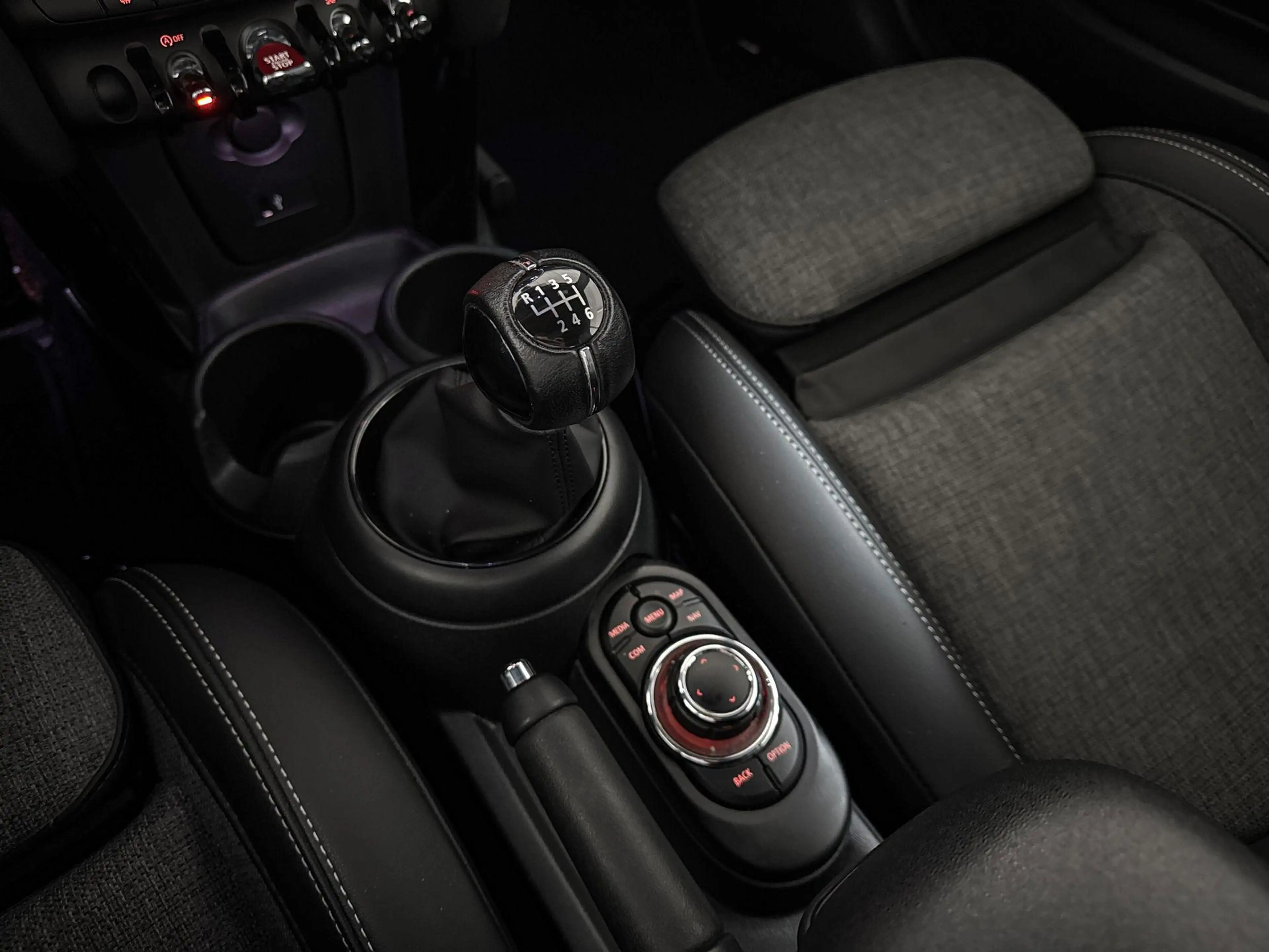 MINI One Cabrio 1.5 Classic — photo 15