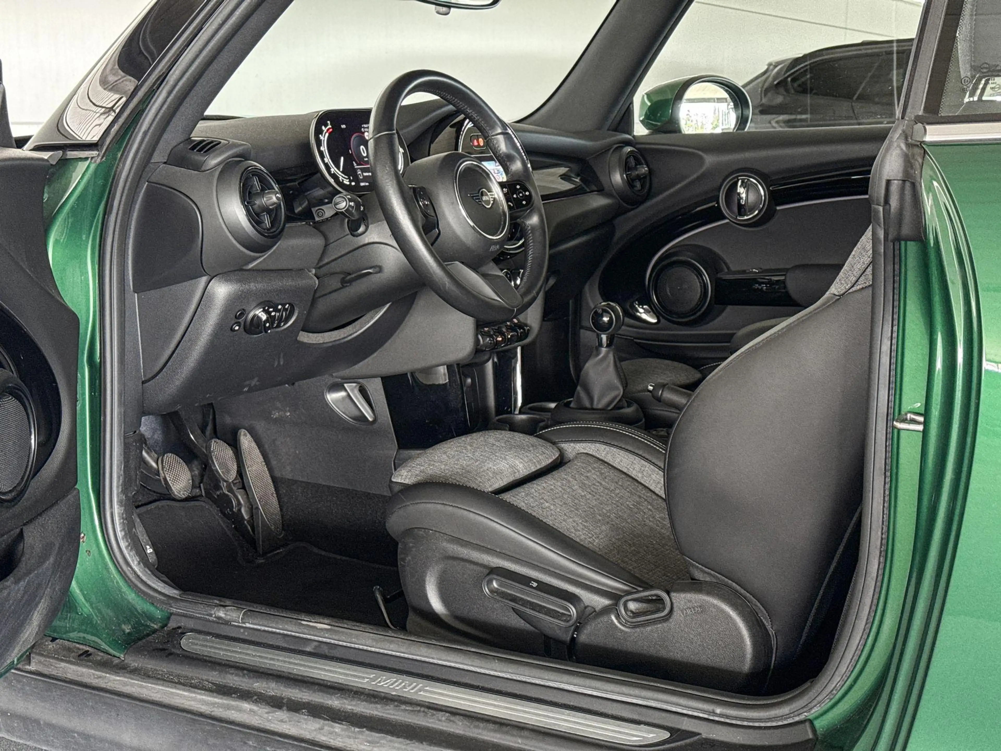 MINI One Cabrio 1.5 Classic — photo 8