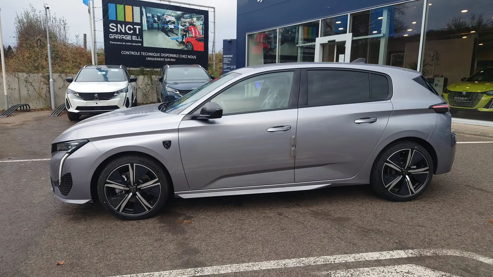Peugeot 308 GT Gris - 2