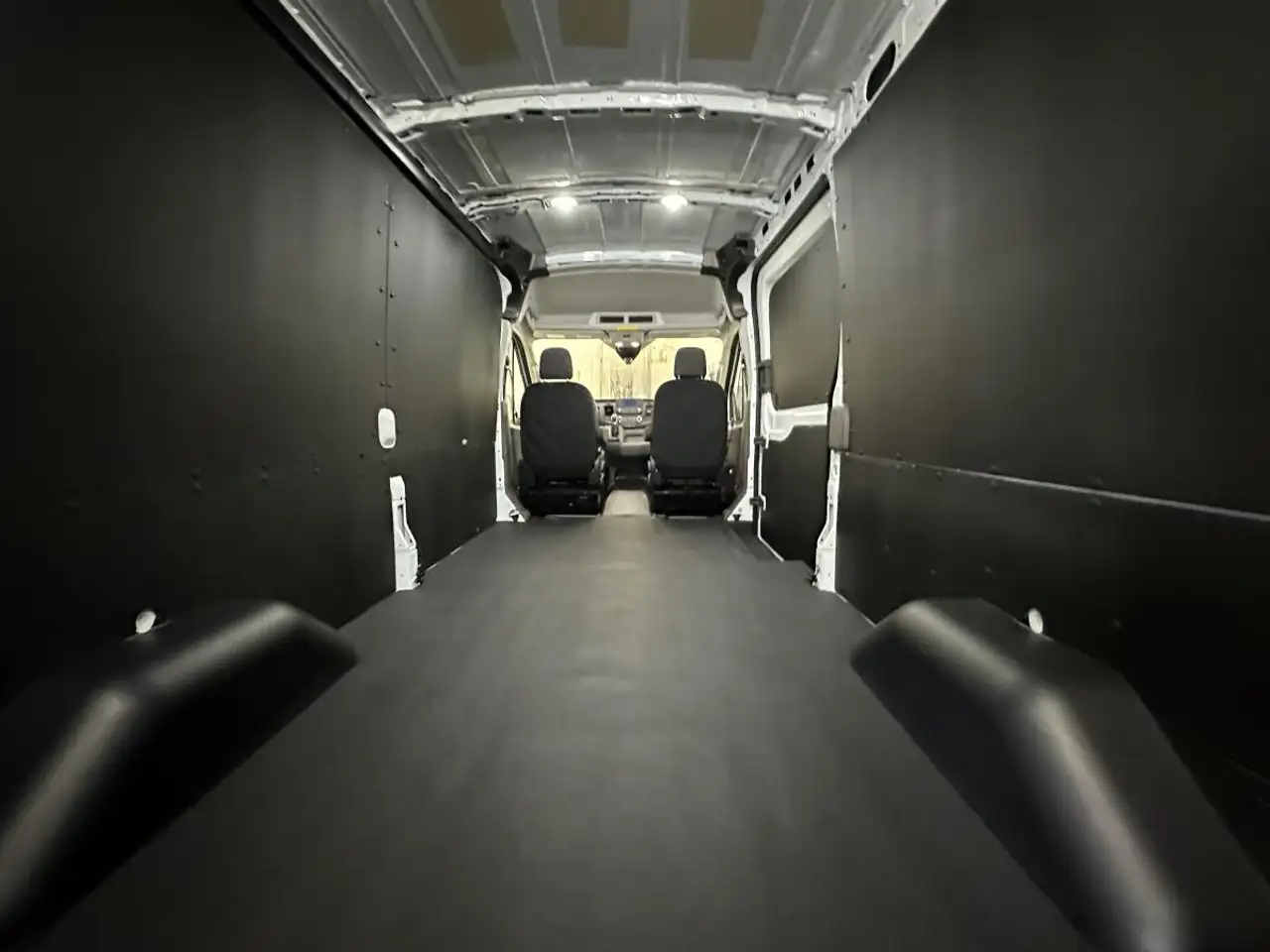 Ford Transit Cargo Van снимка Ford Transit Cargo Van