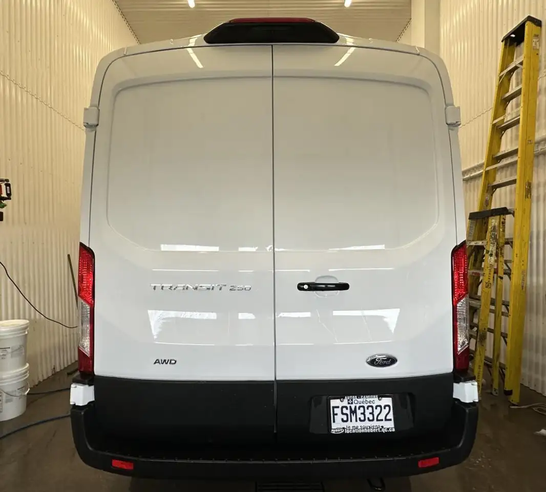 Ford Transit Cargo Van снимка Ford Transit Cargo Van