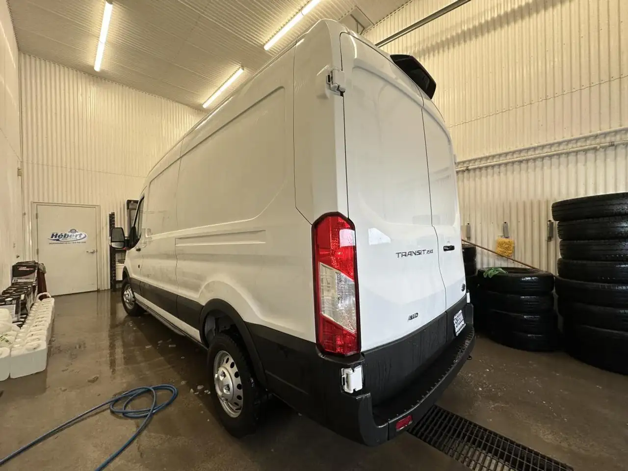 Ford Transit Cargo Van снимка Ford Transit Cargo Van