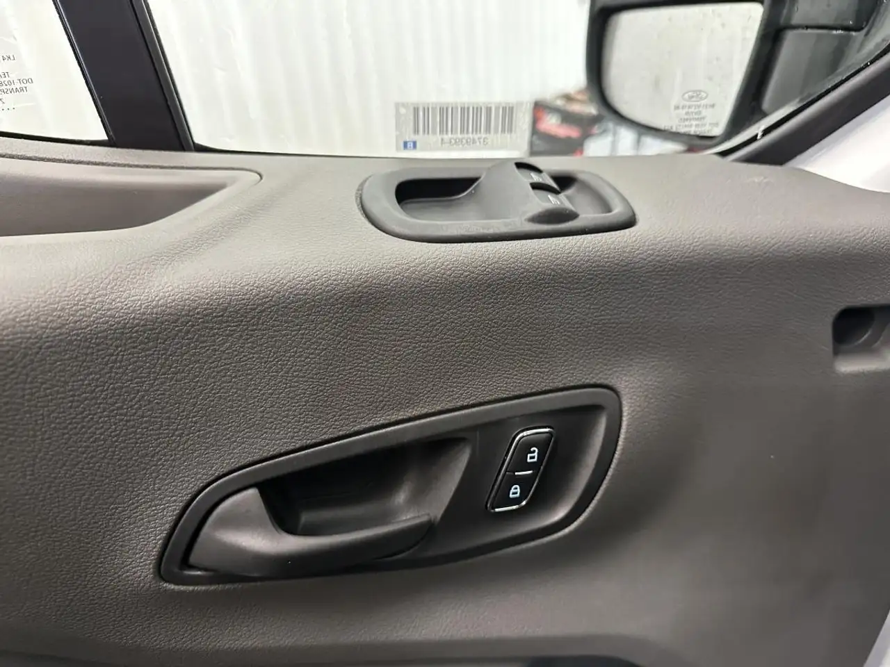 Ford Transit Cargo Van снимка Ford Transit Cargo Van