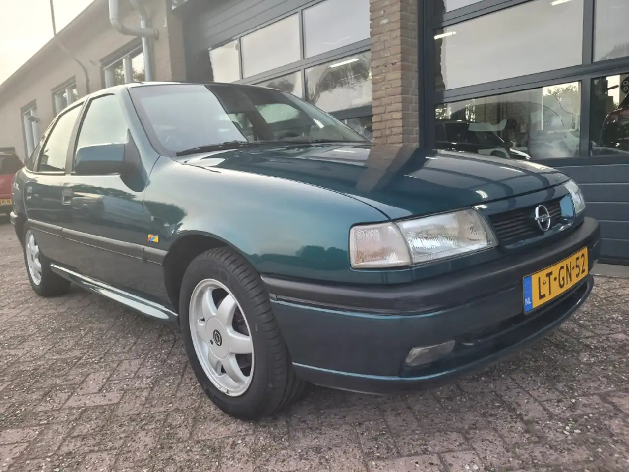 Opel Vectra 1.8 Hatchback NL Auto 1e eigenaar Edition, foto 9