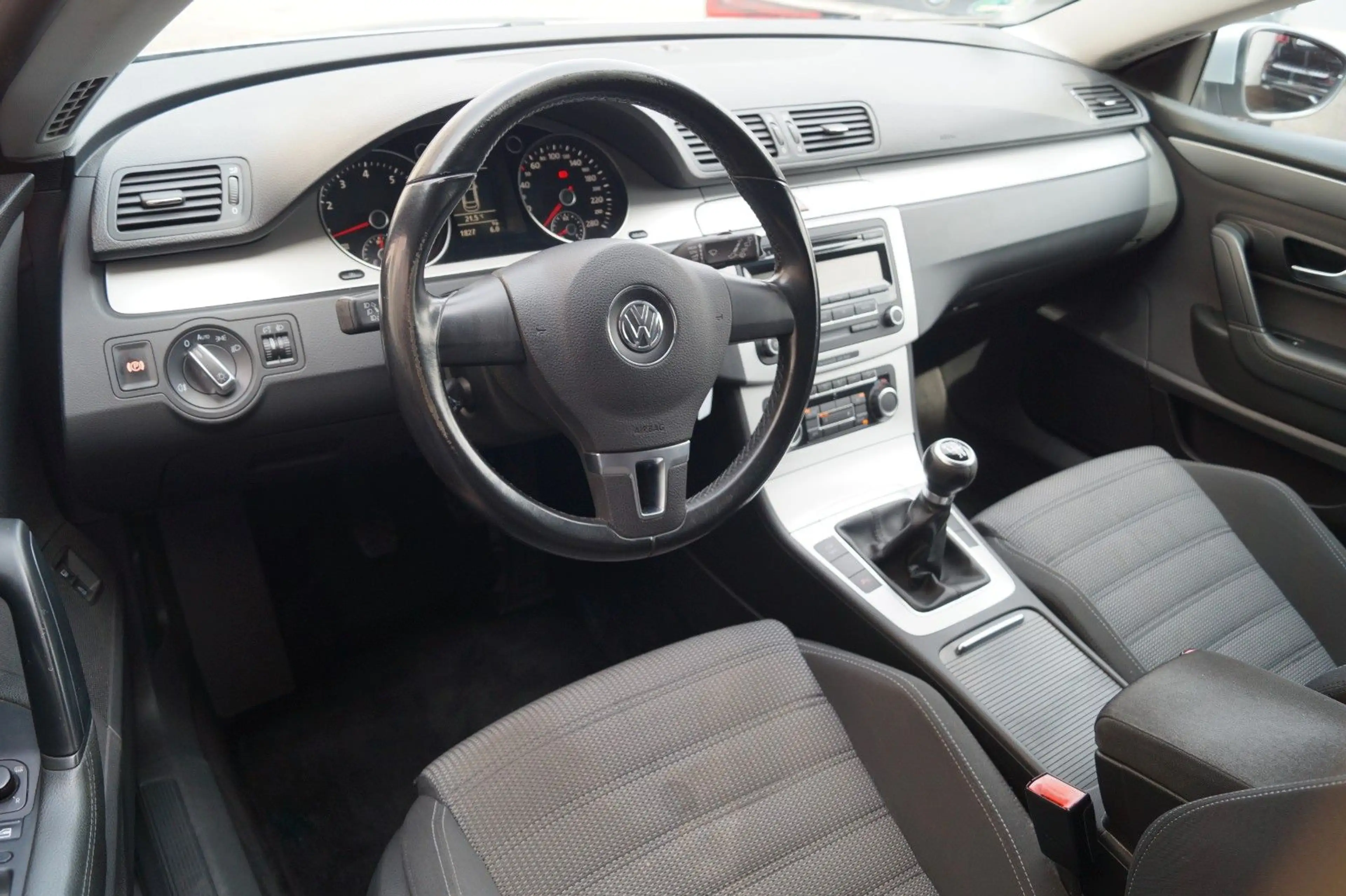 Volkswagen Passat CC 1.8 TSI Sport aus 2.Hand! +Scheckheft+ — photo 9