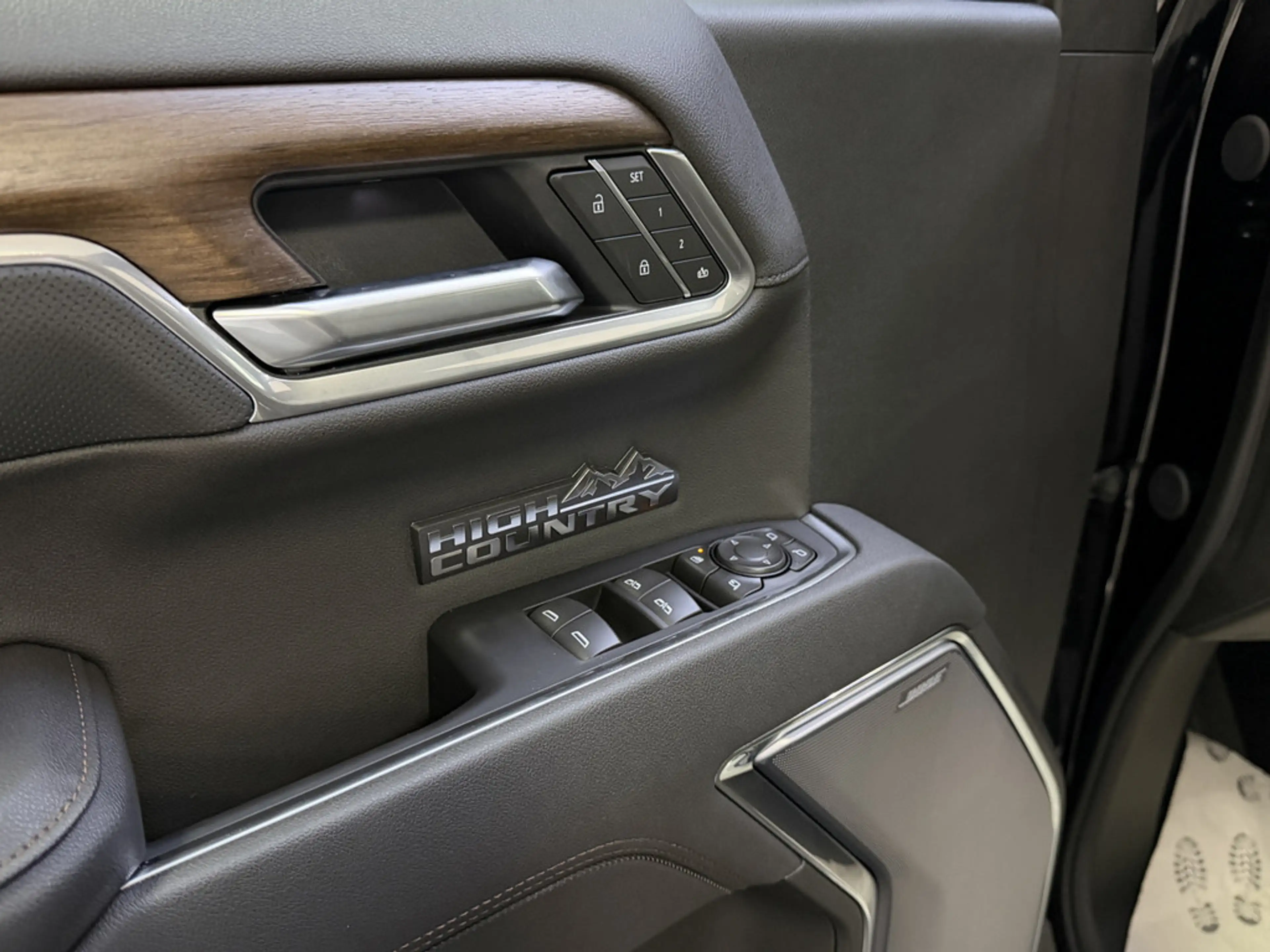 Chevrolet Silverado High Country Midnight Edition BLACK 6.2l V8 — photo 13