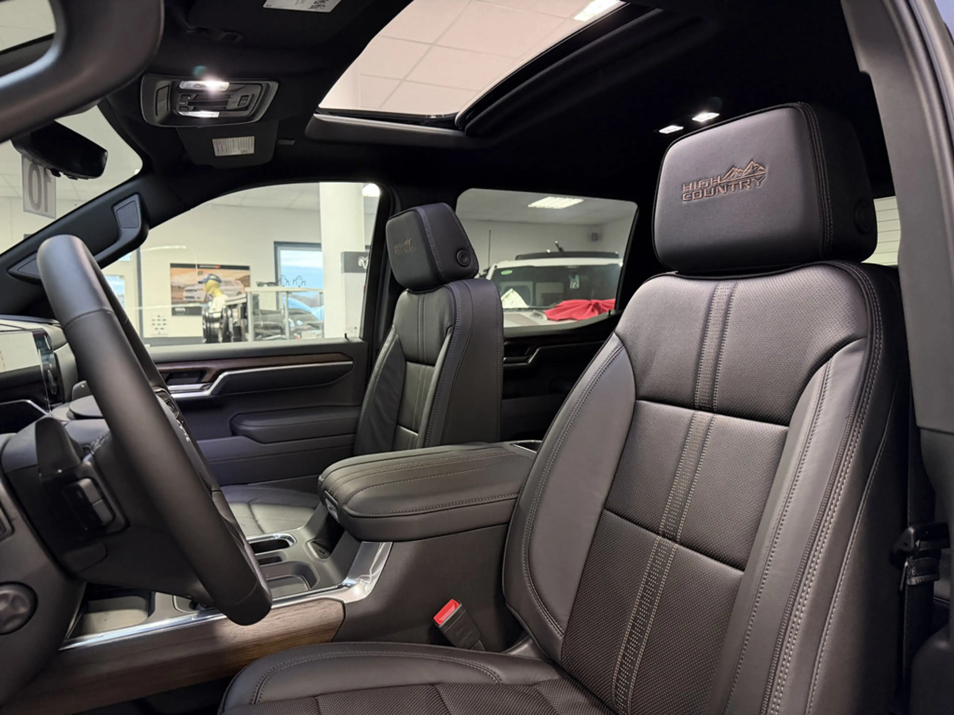 Chevrolet Silverado High Country Midnight Edition BLACK 6.2l V8 — photo 15