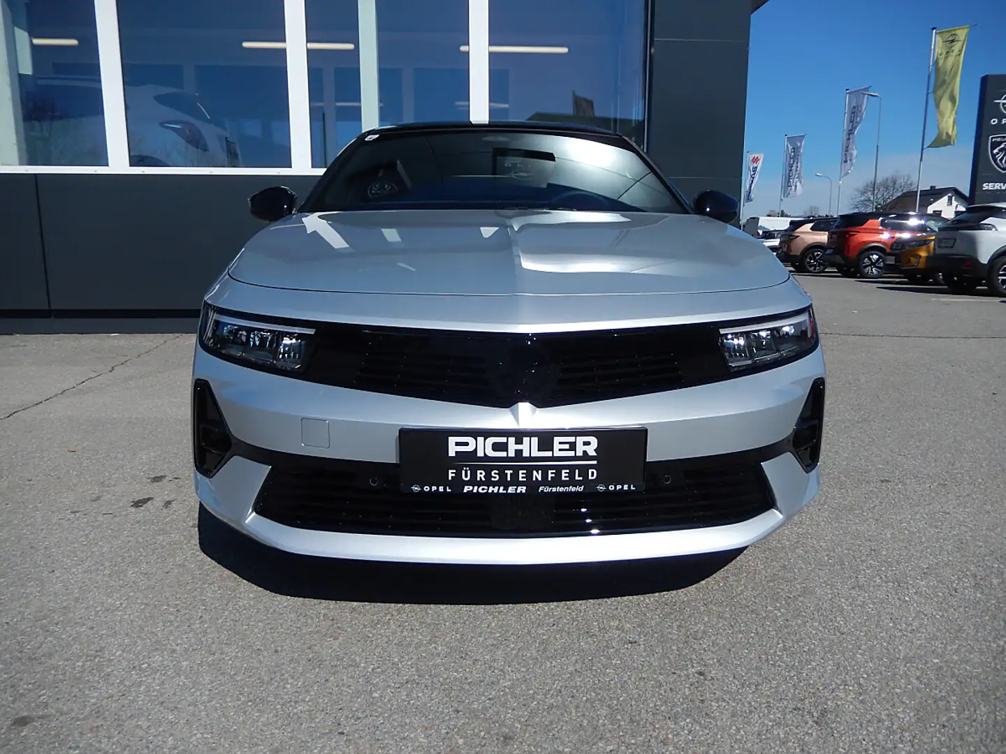 Opel Astra ST 1,2 Turbo GS Aut. Silber - 2