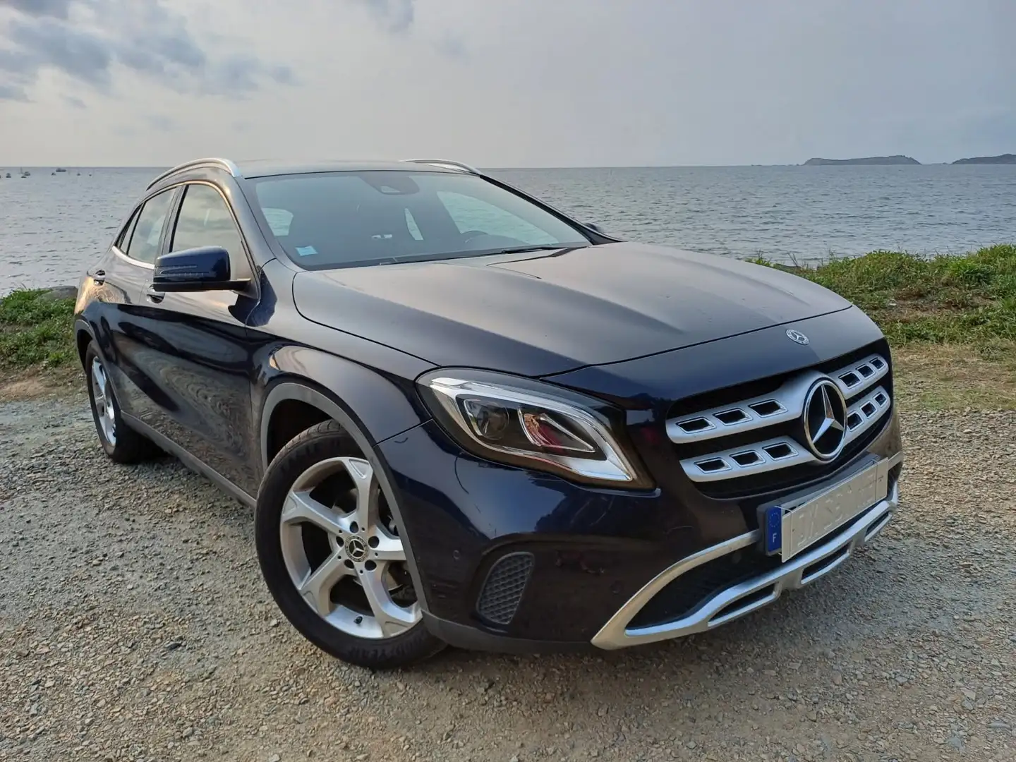 Mercedes-Benz GLA 180 GLA 180 7-G DCT Sensation Modrá - 1