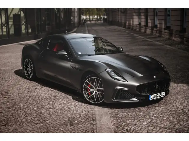 Maserati GranTurismo TROFEO 550PS CARBON - MATT - VOLLAUSTTAUNG