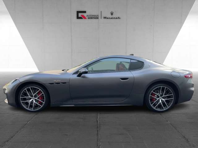 Maserati GranTurismo TROFEO 550PS CARBON - MATT - VOLLAUSTTAUNG