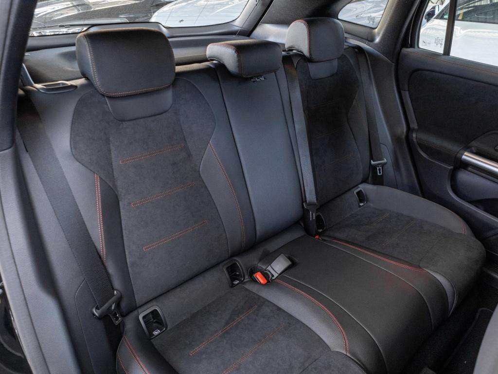 Mercedes-Benz GLA 180