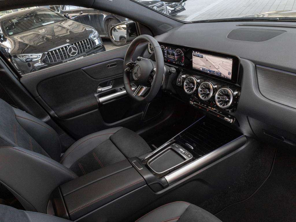 Mercedes-Benz GLA 180