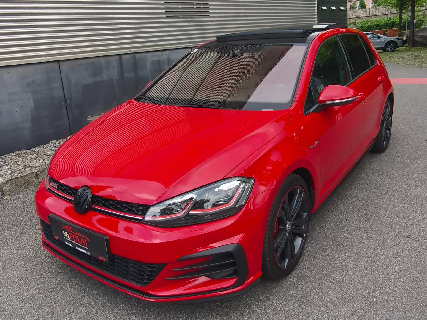 Volkswagen Golf GTI VIRTUAL COCKPIT / PANO / VOLLAUSSTATTUNG Rot - 1