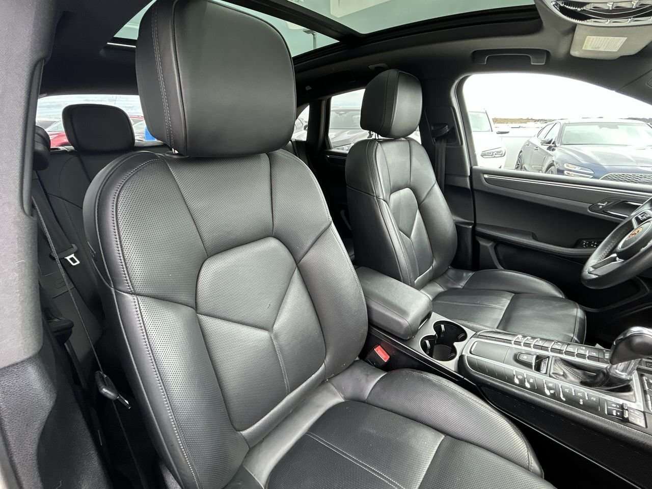 2020 Porsche Macan Premium PKG Plus | Memory PKG | Smoking PKG Porsch 4 cyl thumb 33