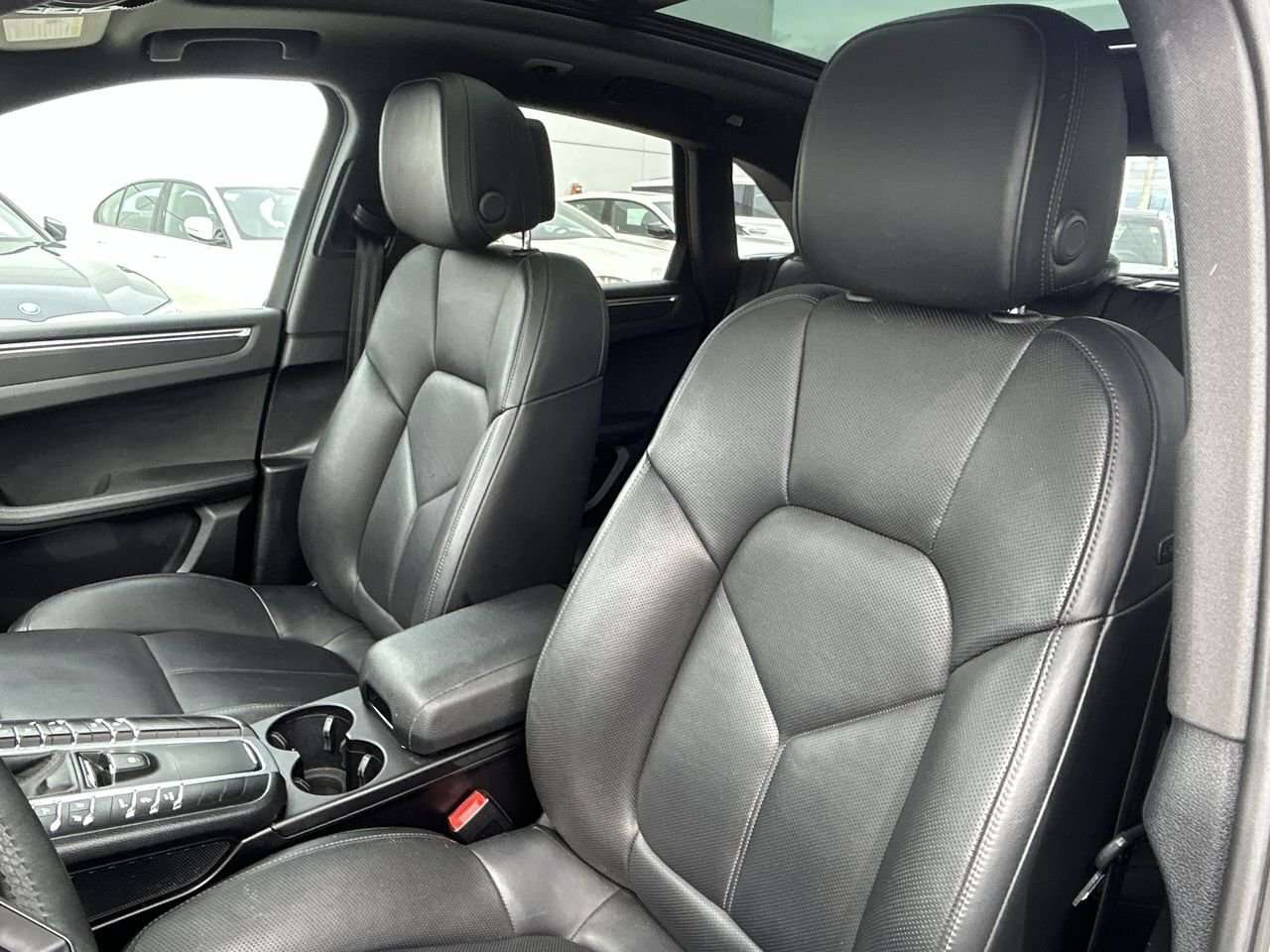2020 Porsche Macan Premium PKG Plus | Memory PKG | Smoking PKG Porsch 4 cyl thumb 19