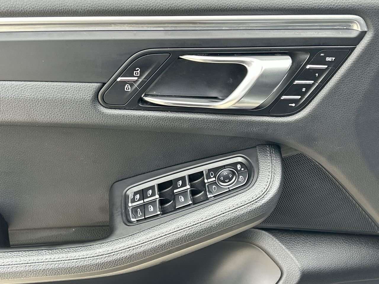 2020 Porsche Macan Premium PKG Plus | Memory PKG | Smoking PKG Porsch 4 cyl thumb 21
