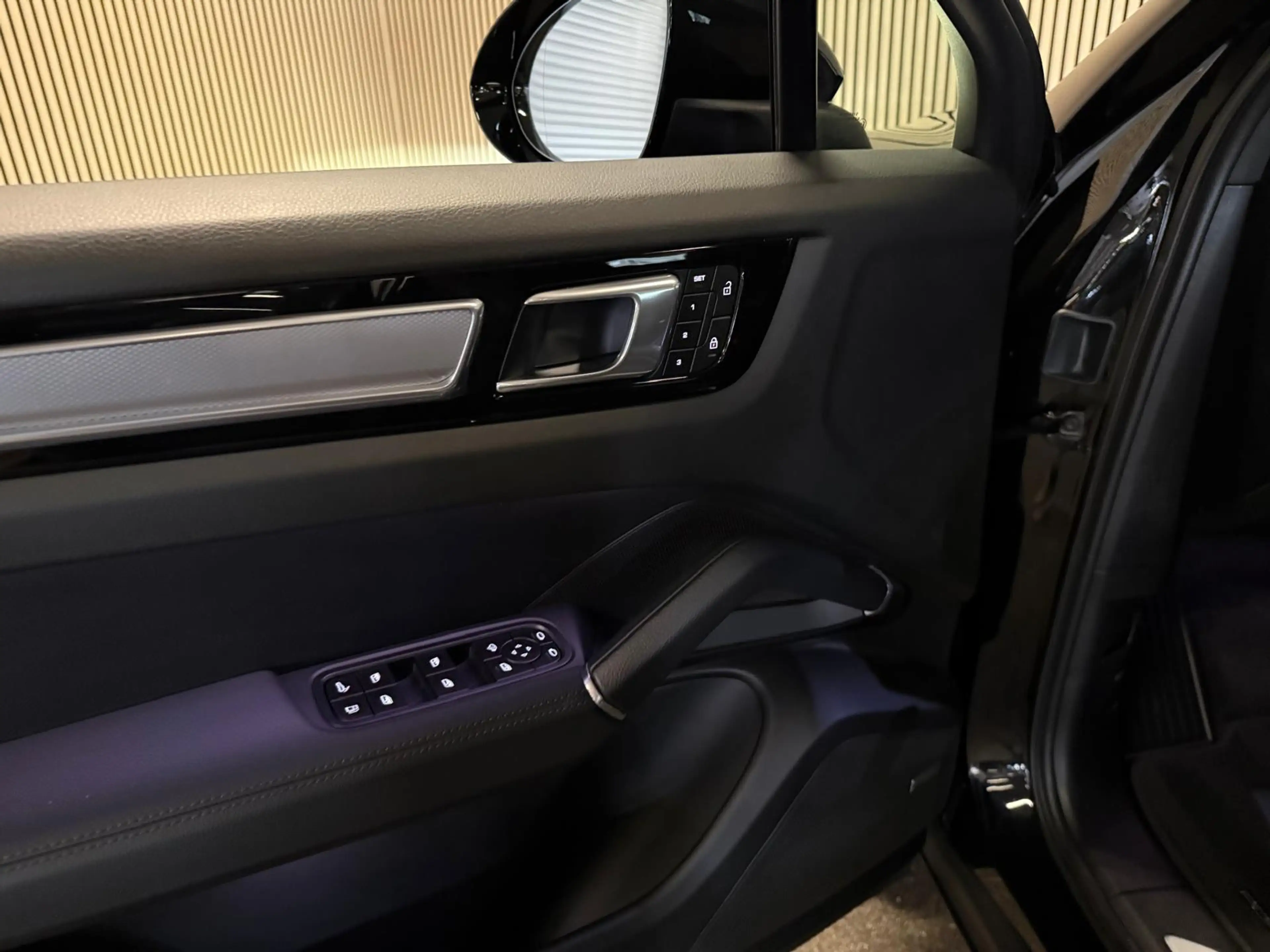 Porsche Cayenne Coupe 3.0 E-Hybrid Platinum Edition-LUCHTV.-PANO-S — photo 12