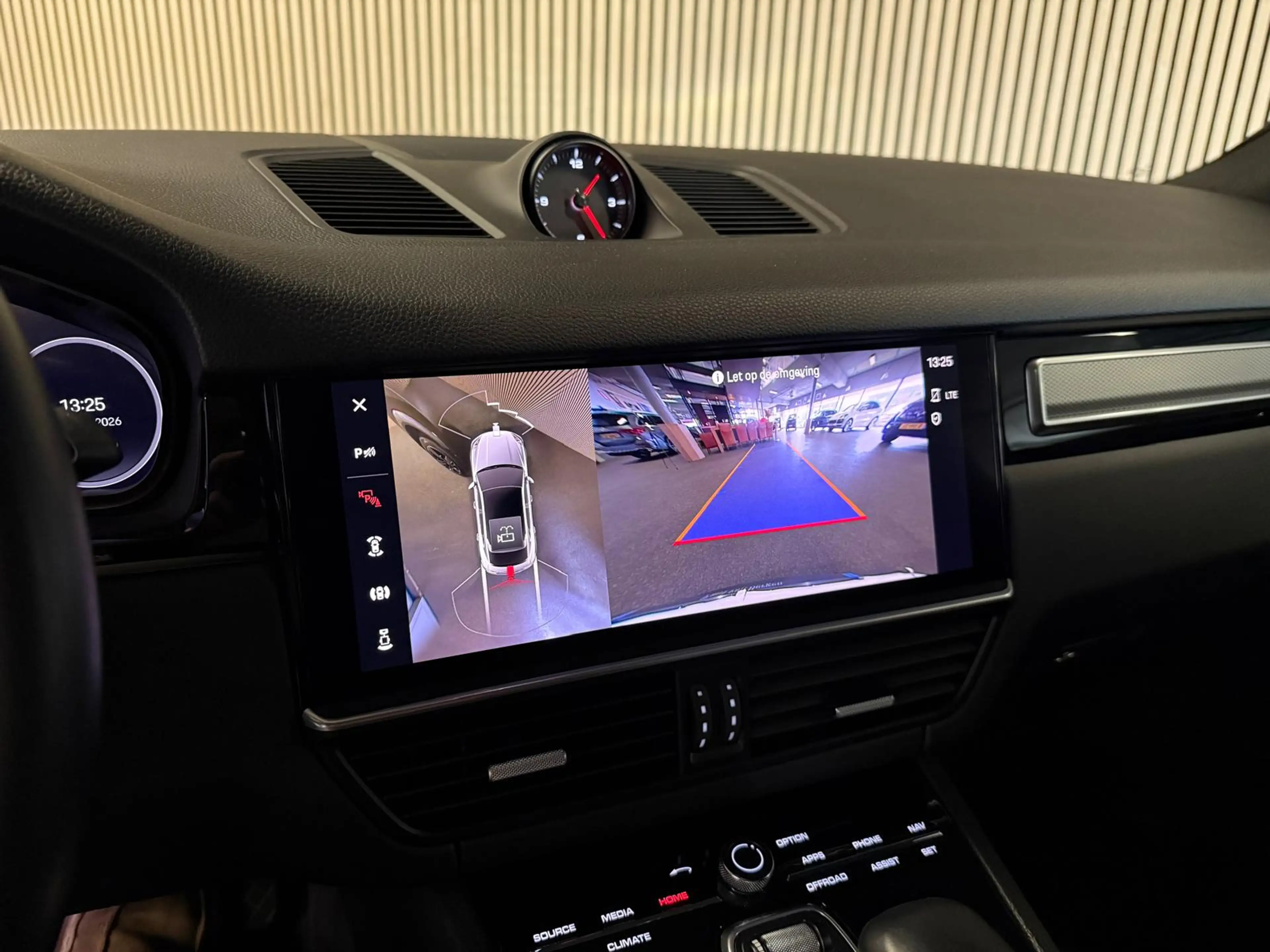Porsche Cayenne Coupe 3.0 E-Hybrid Platinum Edition-LUCHTV.-PANO-S — photo 31