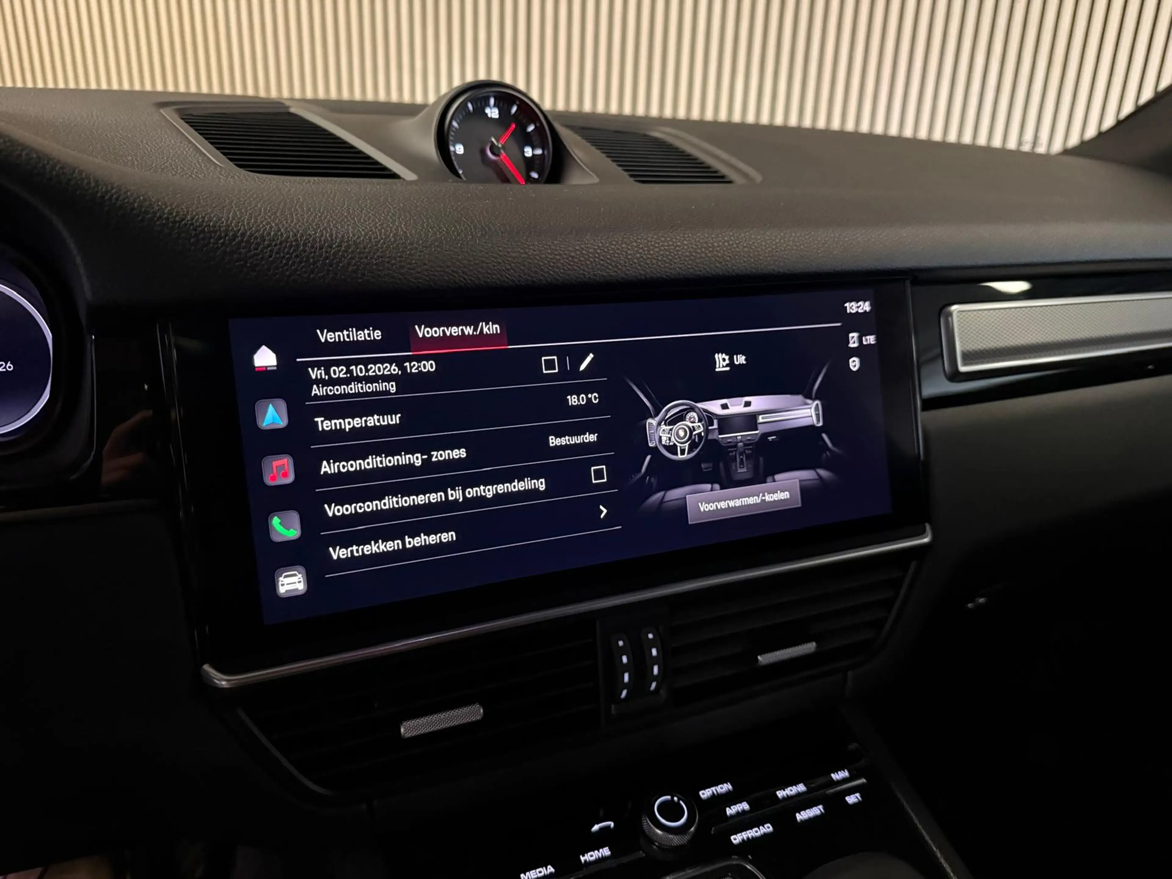Porsche Cayenne Coupe 3.0 E-Hybrid Platinum Edition-LUCHTV.-PANO-S — photo 30
