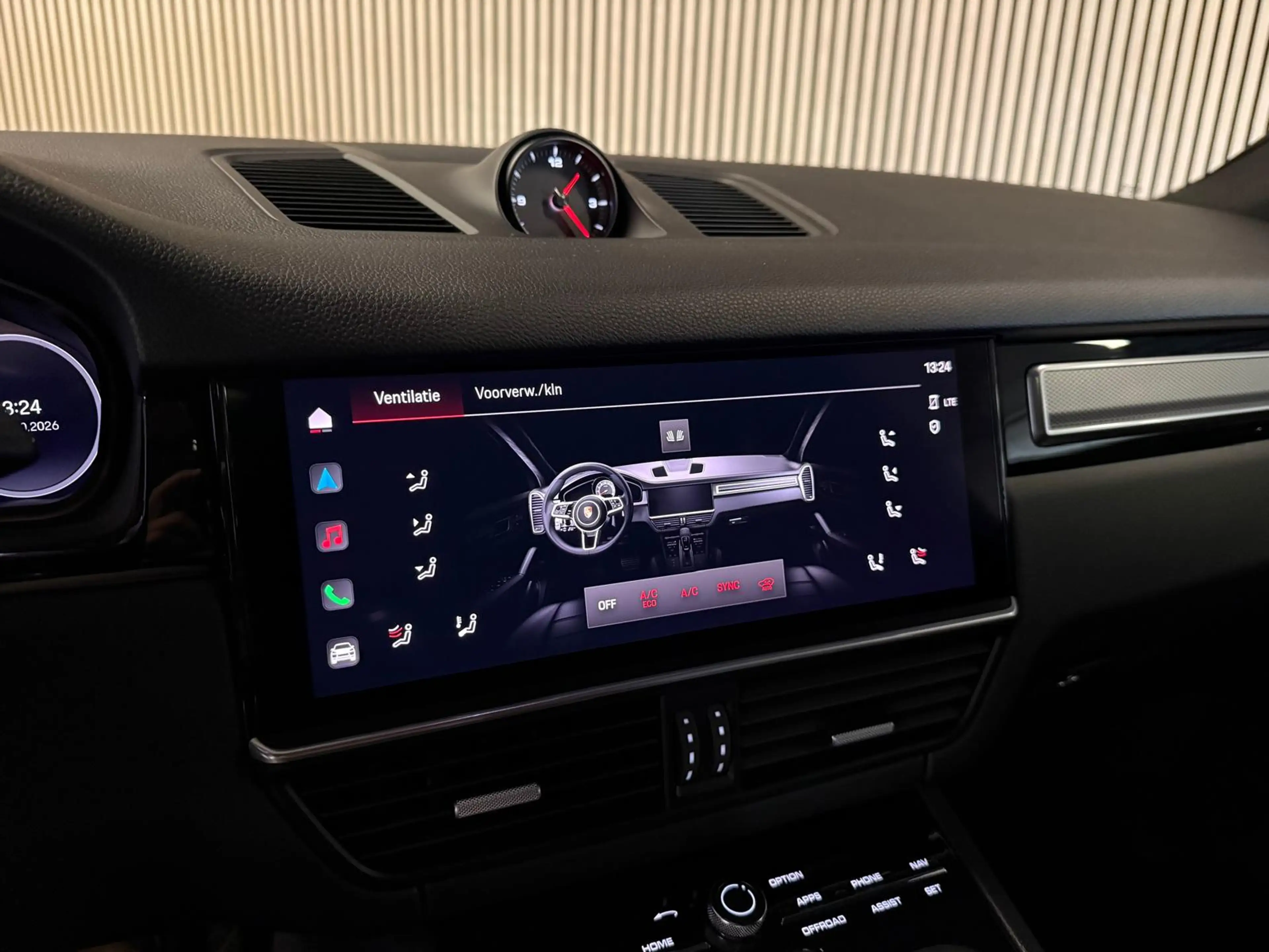 Porsche Cayenne Coupe 3.0 E-Hybrid Platinum Edition-LUCHTV.-PANO-S — photo 11
