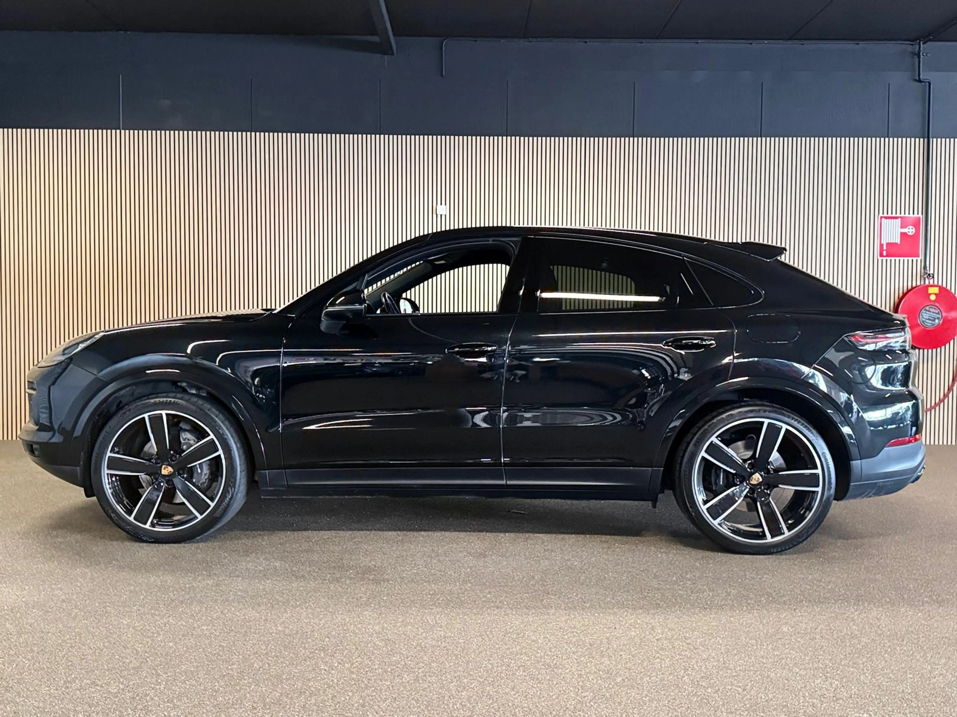 Porsche Cayenne Coupe 3.0 E-Hybrid Platinum Edition-LUCHTV.-PANO-S — photo 7