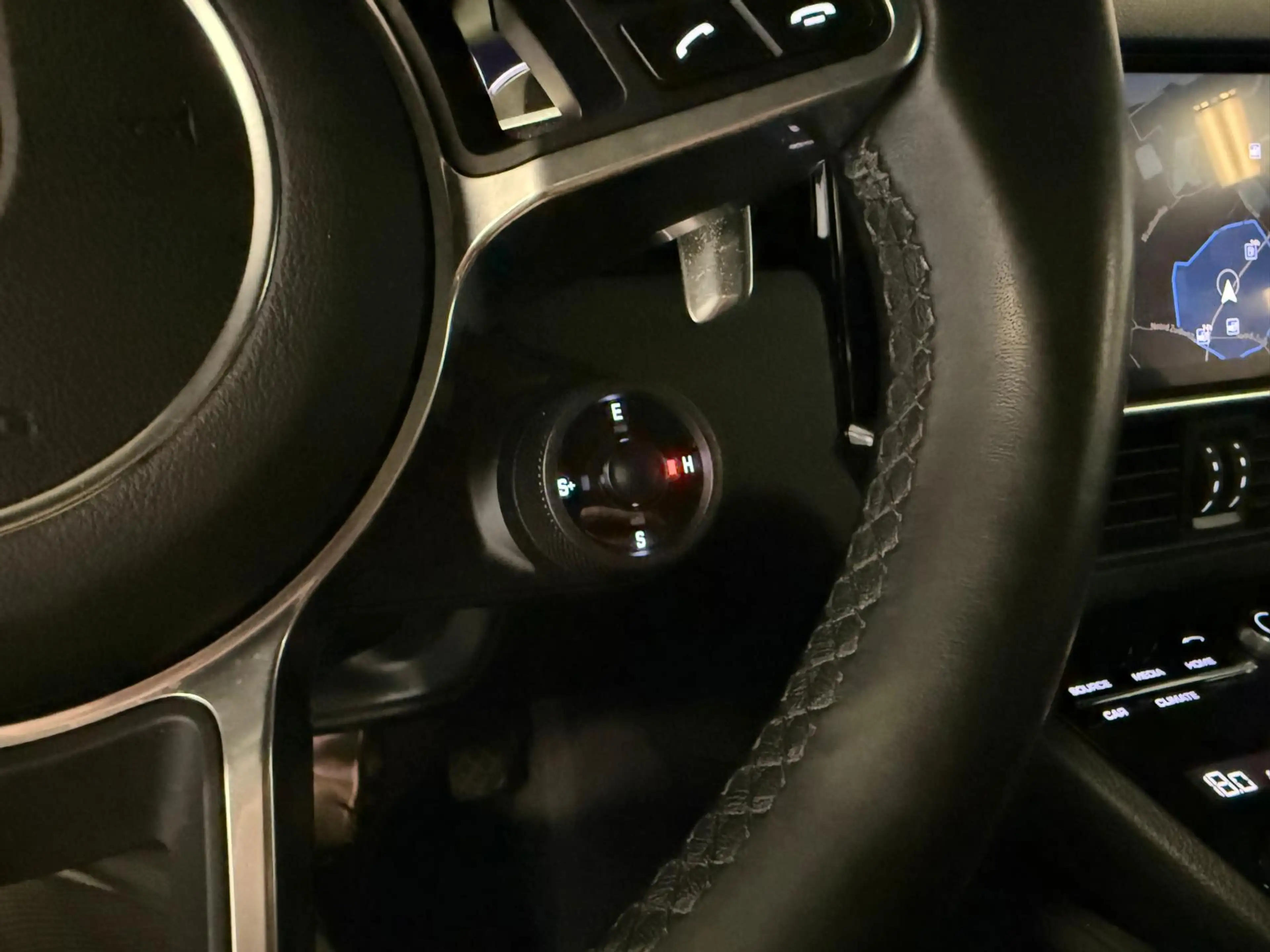 Porsche Cayenne Coupe 3.0 E-Hybrid Platinum Edition-LUCHTV.-PANO-S — photo 22