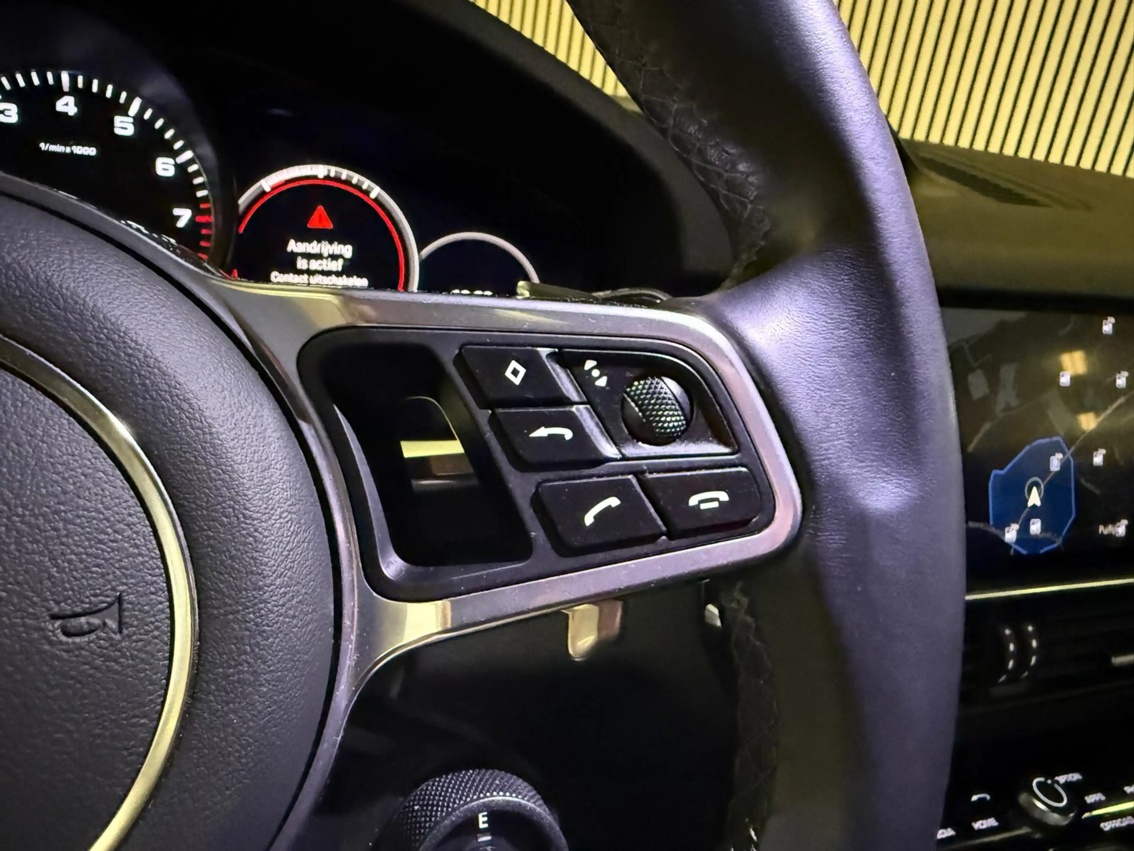 Porsche Cayenne Coupe 3.0 E-Hybrid Platinum Edition-LUCHTV.-PANO-S — photo 20
