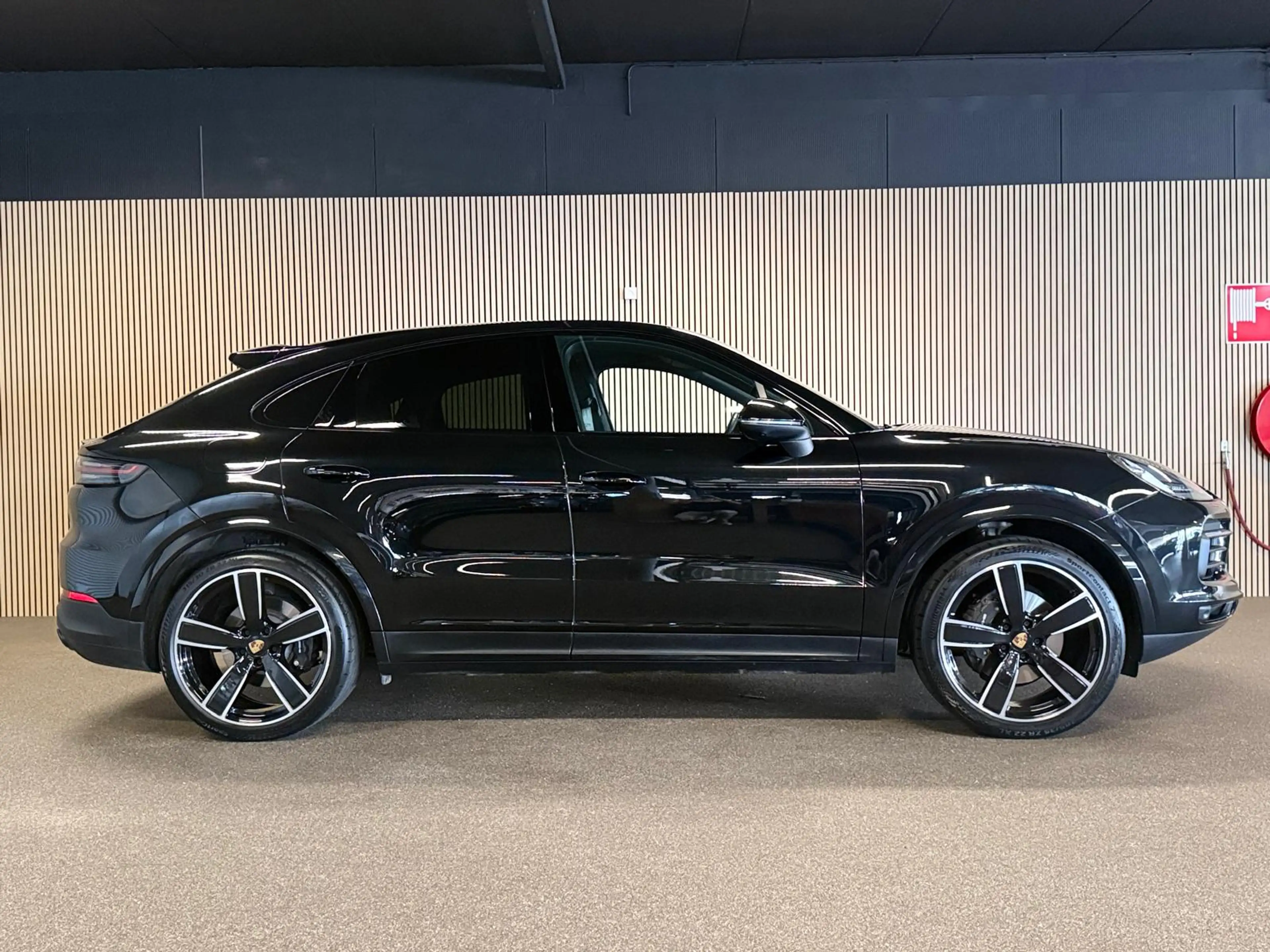 Porsche Cayenne Coupe 3.0 E-Hybrid Platinum Edition-LUCHTV.-PANO-S — photo 5