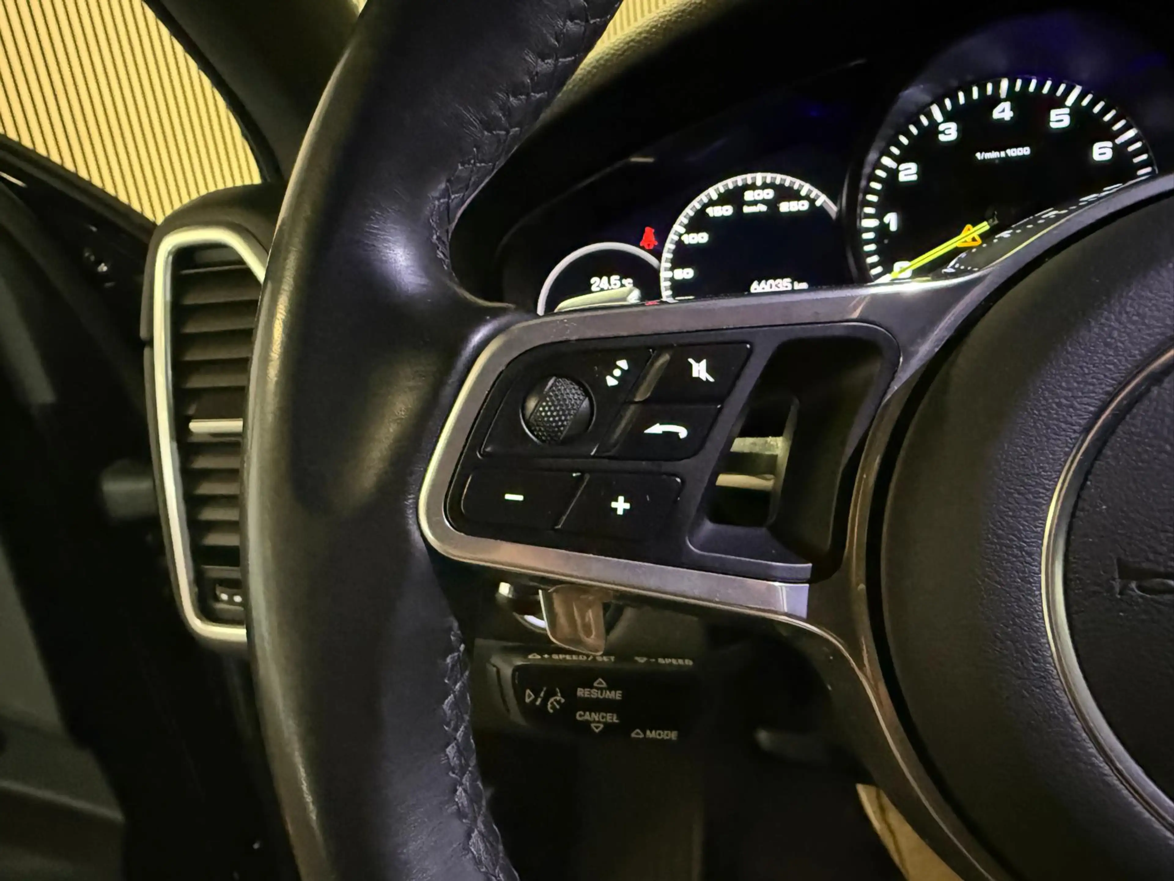 Porsche Cayenne Coupe 3.0 E-Hybrid Platinum Edition-LUCHTV.-PANO-S — photo 18