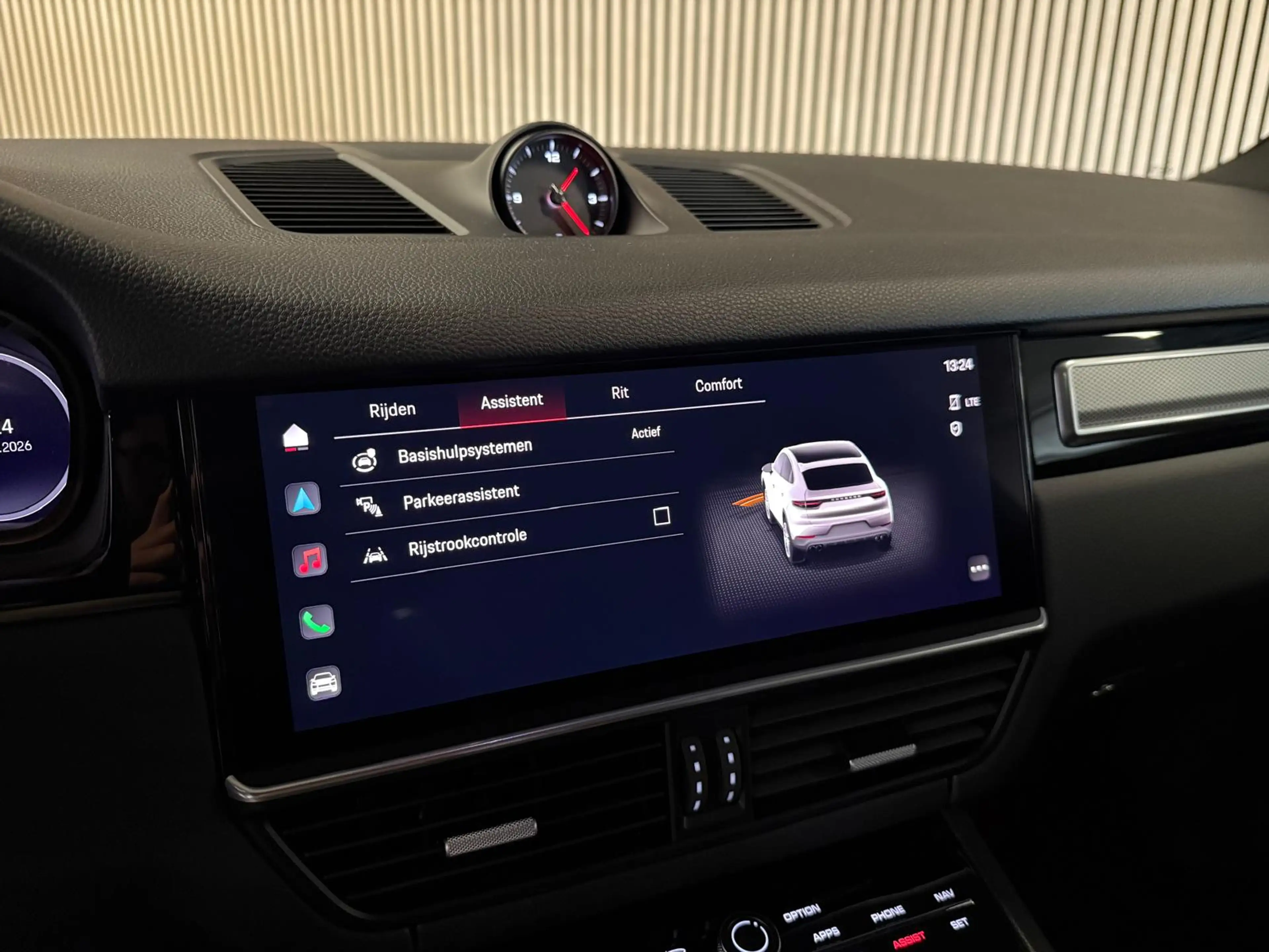 Porsche Cayenne Coupe 3.0 E-Hybrid Platinum Edition-LUCHTV.-PANO-S — photo 28