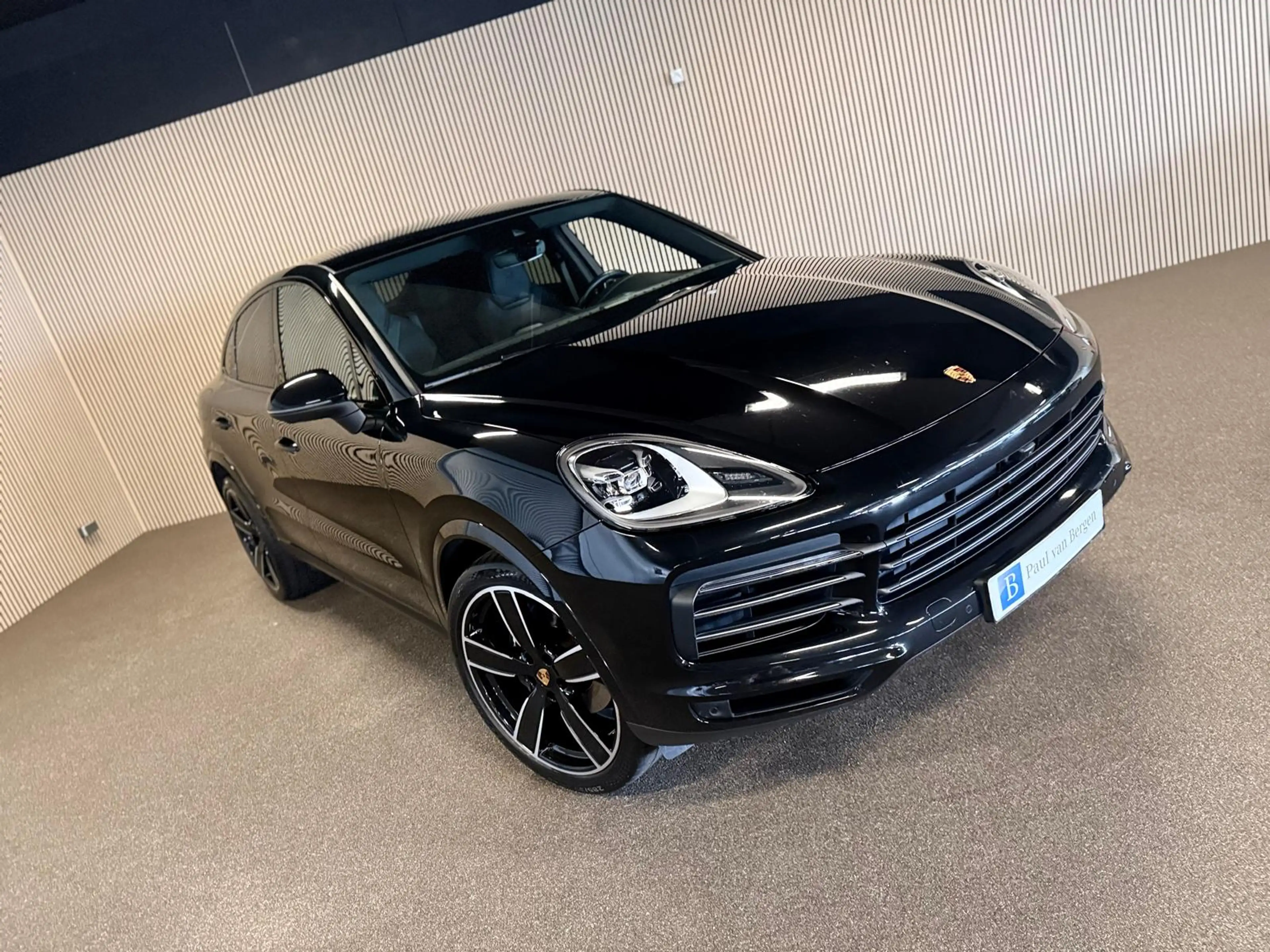 Porsche Cayenne Coupe 3.0 E-Hybrid Platinum Edition-LUCHTV.-PANO-S — photo 2