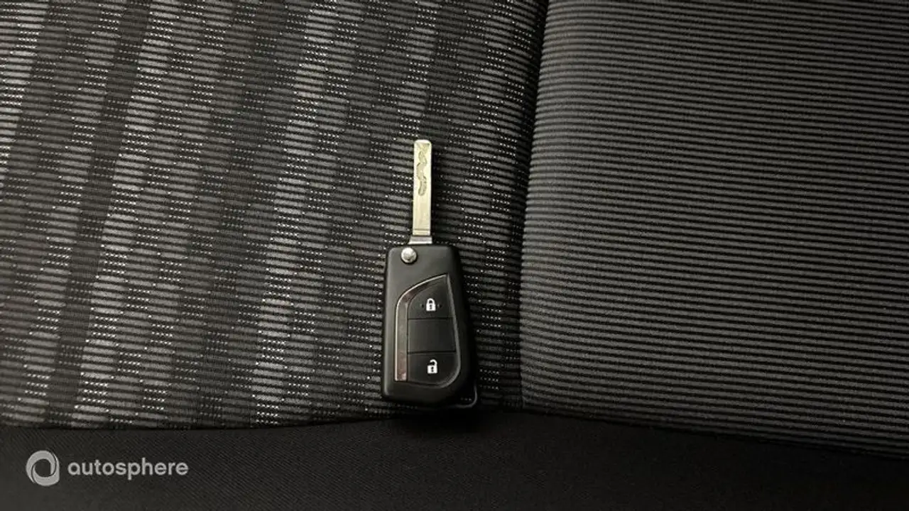 Toyota Yaris Yaris — photo 16