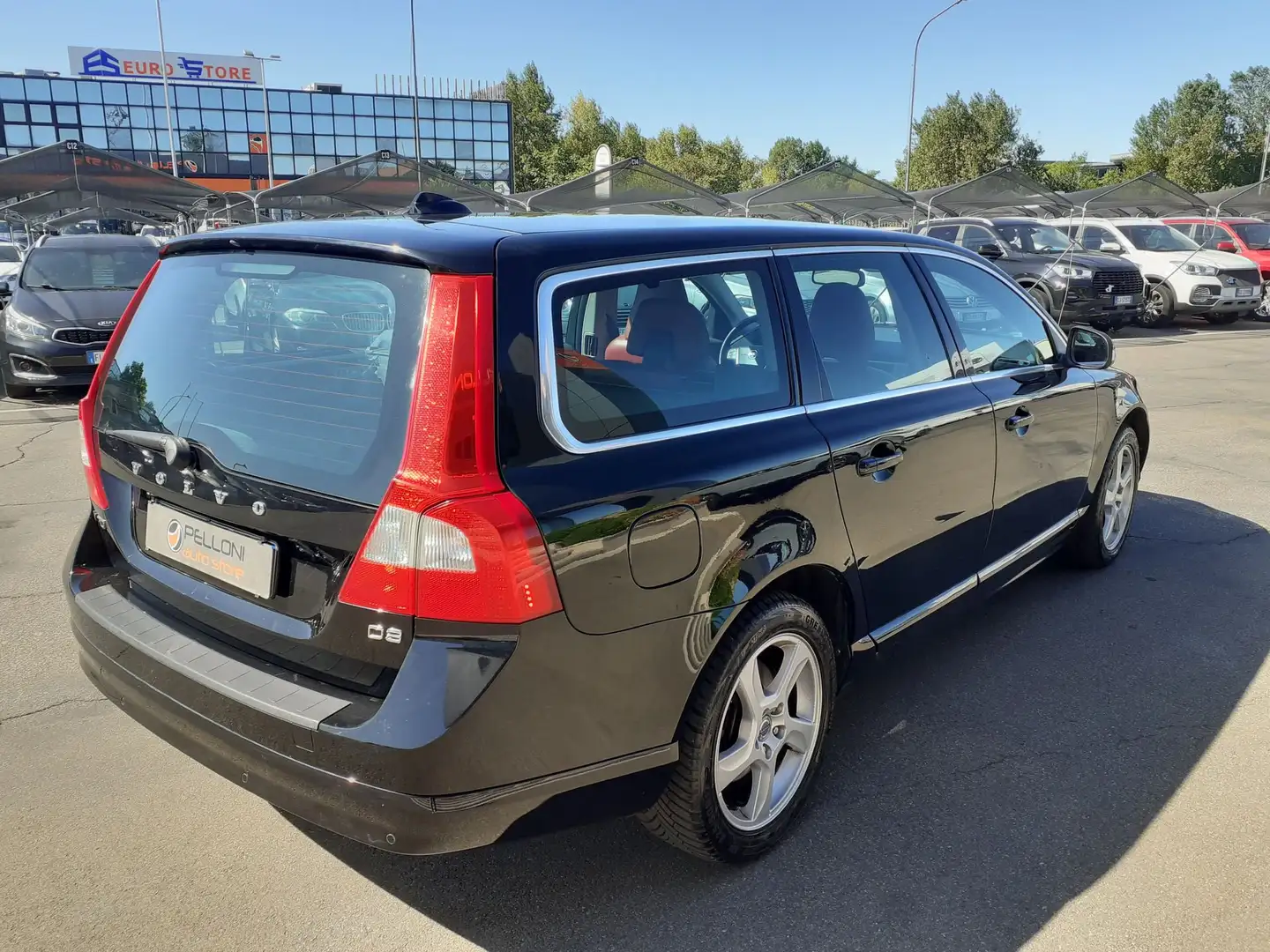Volvo V70 V70 D3 Geartronic Momentum IN OTTIME CONDIZIONI!! Nero - 2