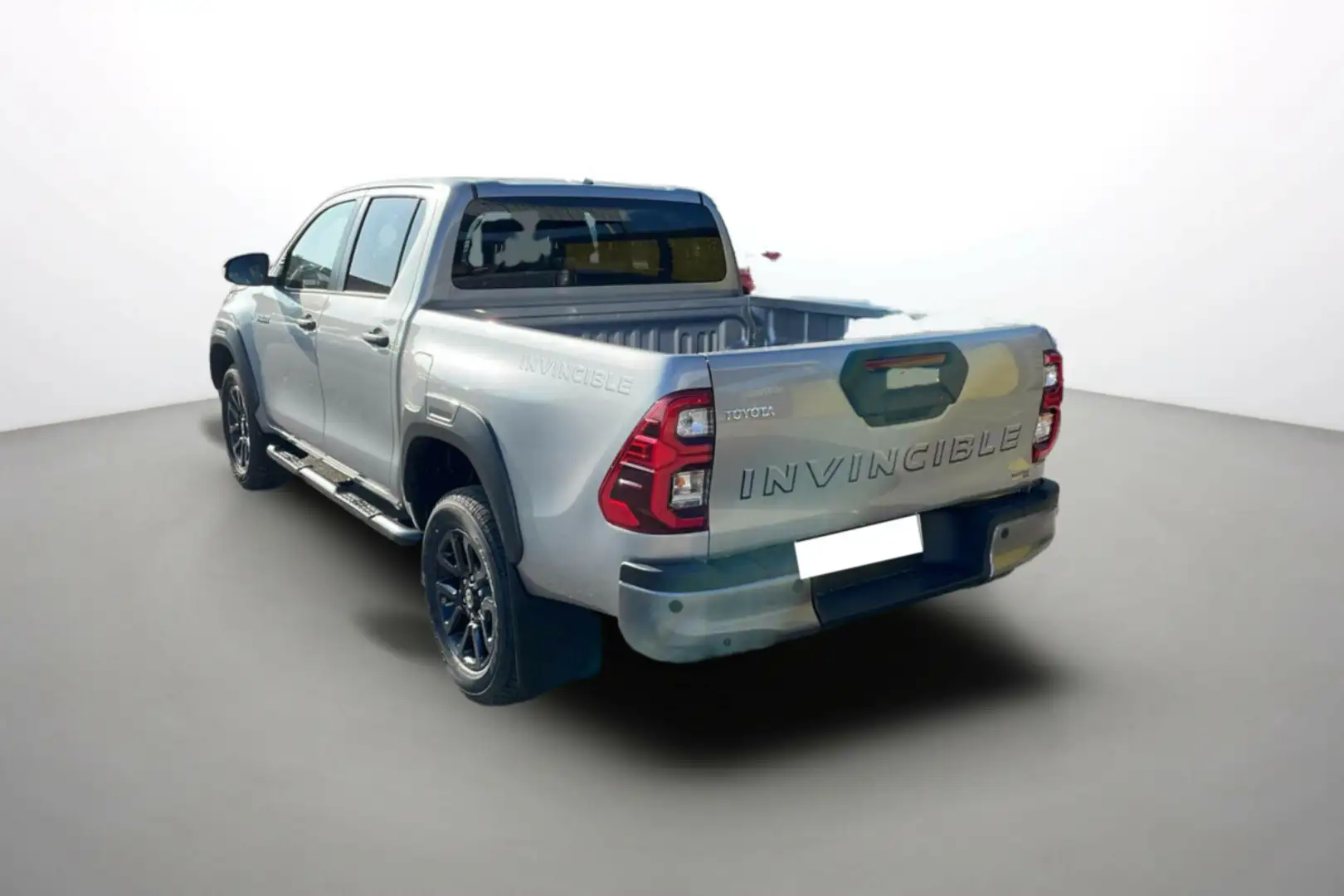Toyota Hilux 2.8 204 BVA INVINCIBLE 4PL Gris - 2