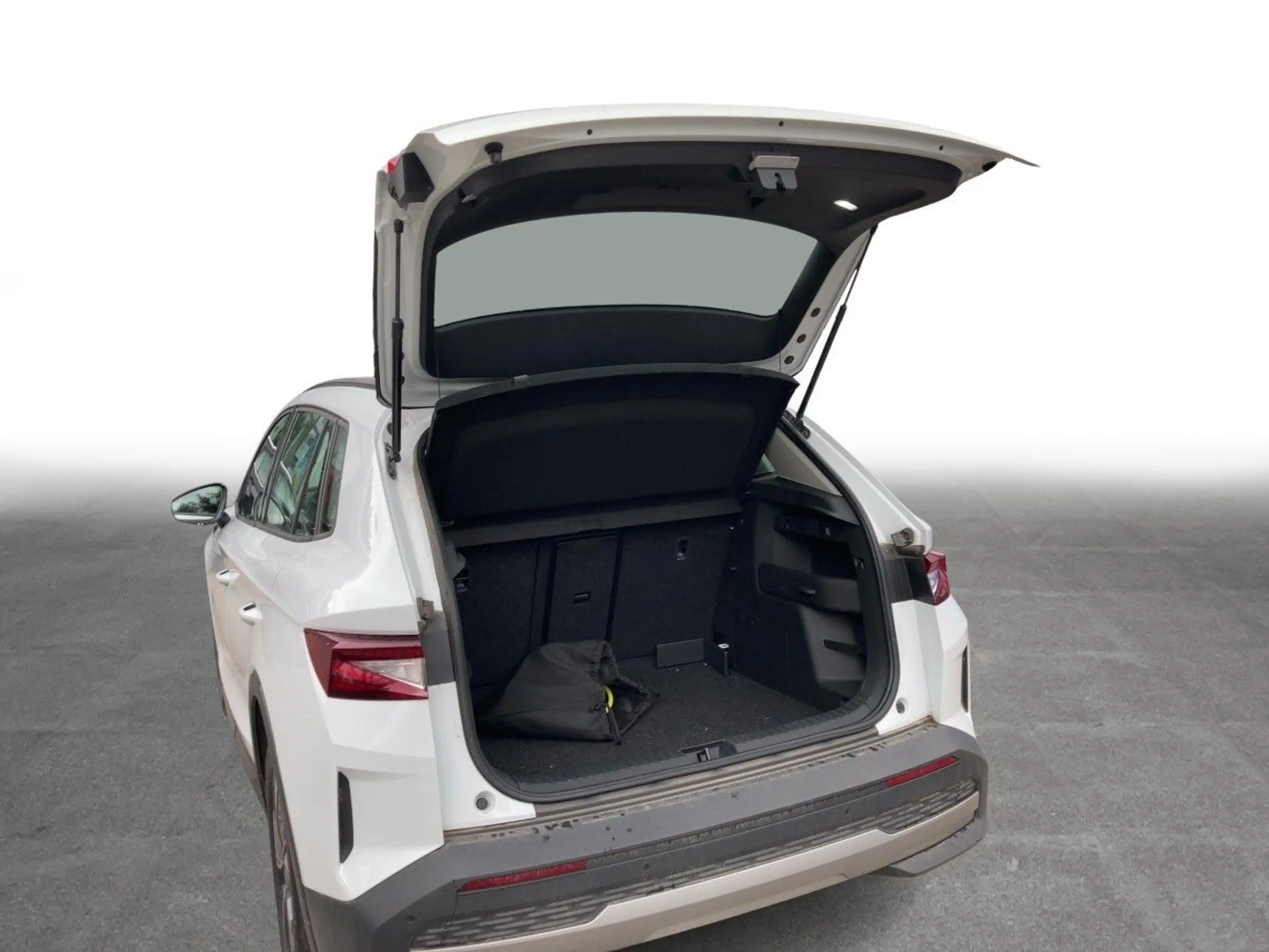Skoda Elroq 60 Loft DSG Navi LED ACC Connect — photo 6