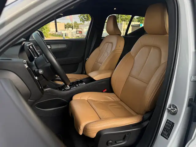 Volvo XC40 view 7