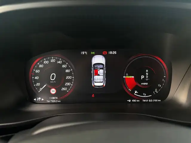 Volvo XC40 view 8