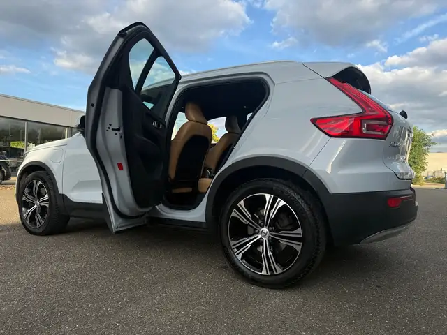 Volvo XC40 view 12