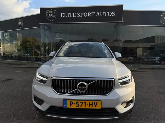 Volvo XC40 view 5