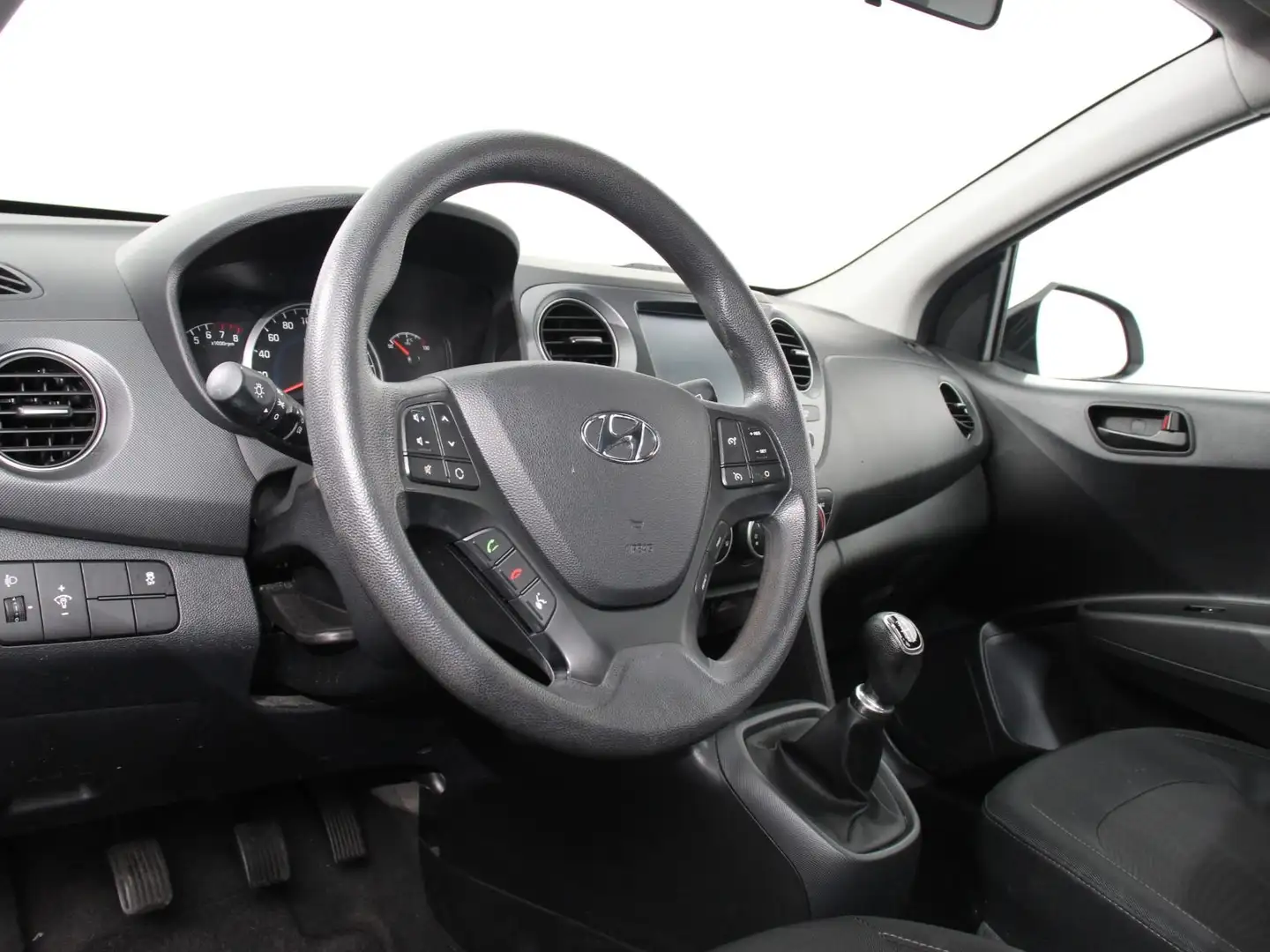 Hyundai i10 1.0i Comfort Airco Cruise control Navigatie Lichtm Grijs - 2