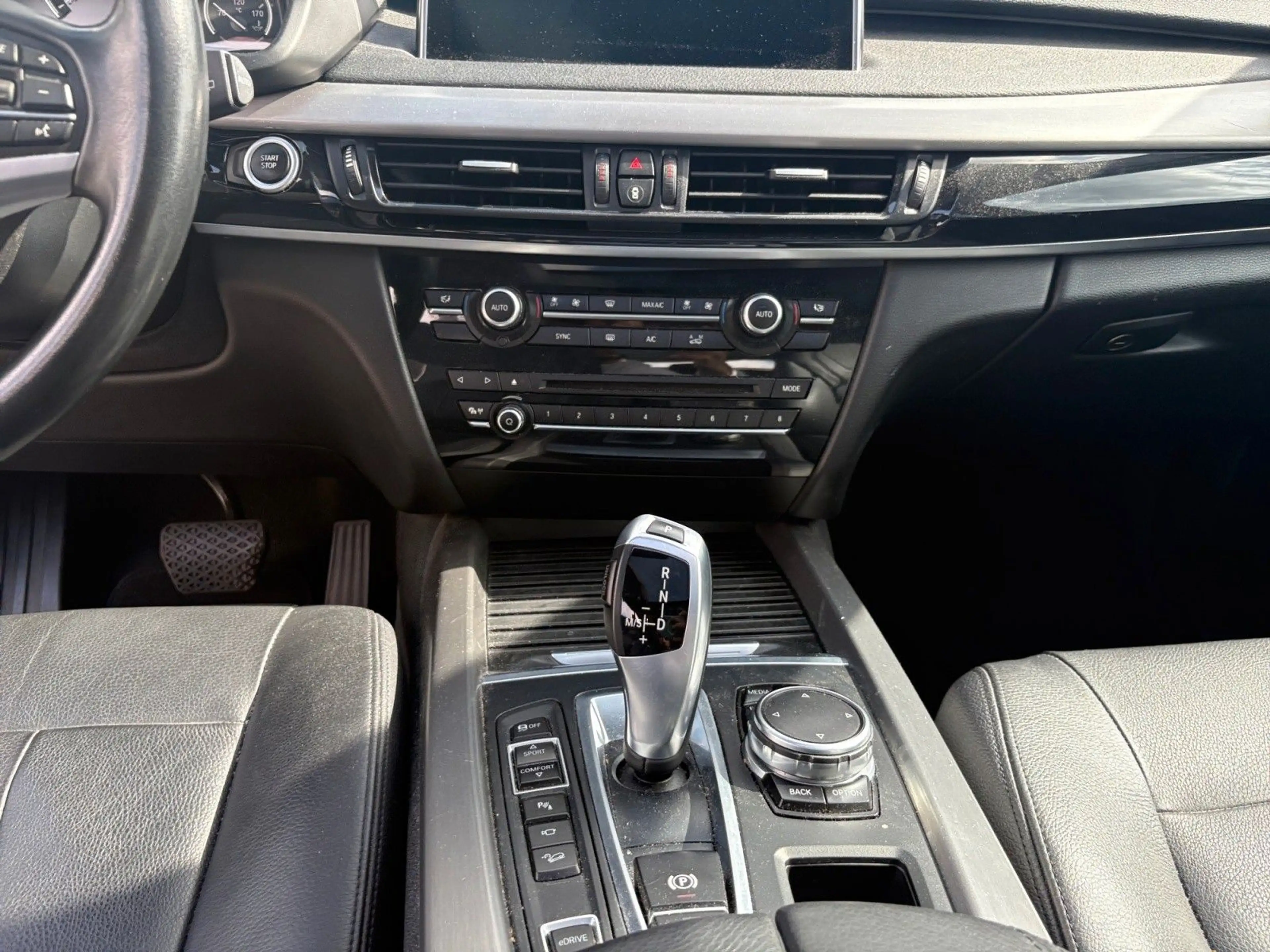 BMW X5 xDrive 40 e — photo 12