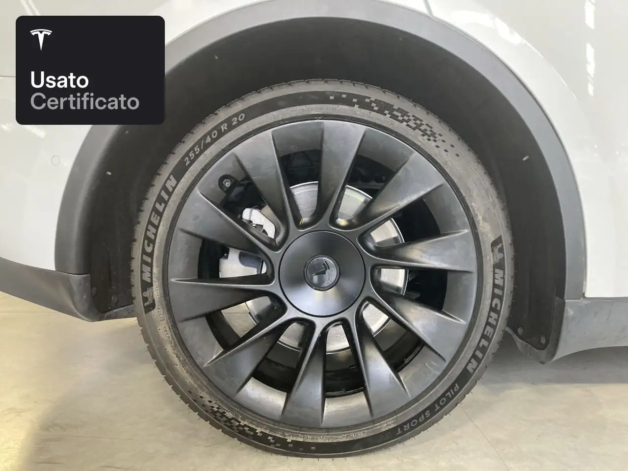 2022 Tesla Model Y Long Range AWD, photograph 10