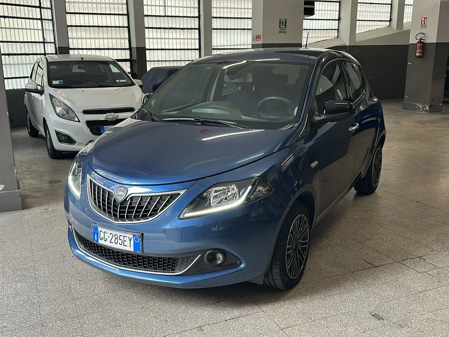Lancia Ypsilon Ypsilon III 2021 1.0 firefly hybrid Gold s Albastru - 1