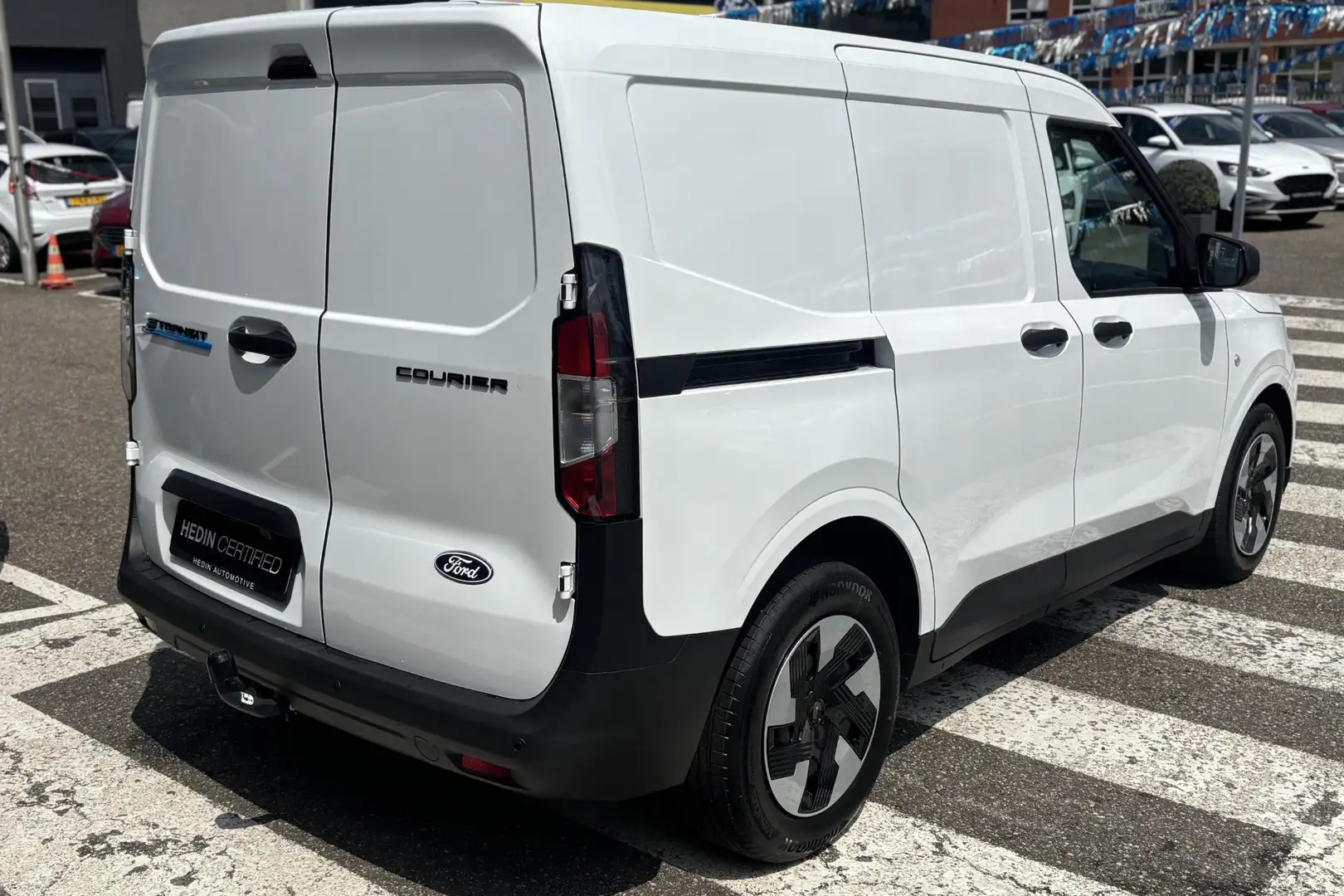 Ford Transit Courier E-Transit Trend 44 kWh | Uit voorraad leverbaar | Wit - 2